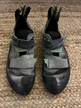 La Sportiva Women's Aragon Black & Green Climbing Shoes